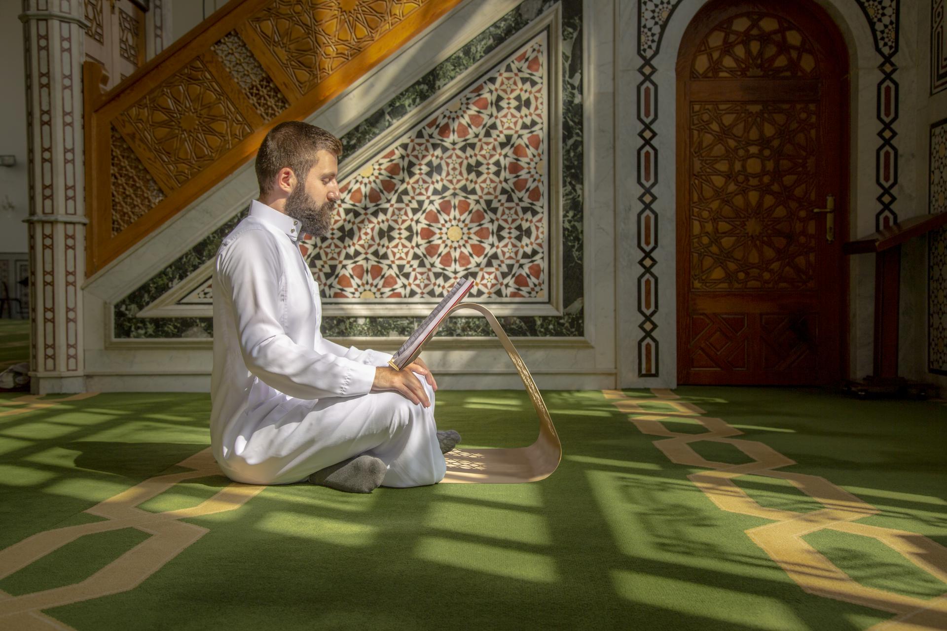 Modern Innovative Quran holder First Place Winning Design Modern Innovative Quran holder First Place Winning Design